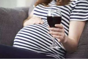 怀孕期间饮酒都有哪些危害?