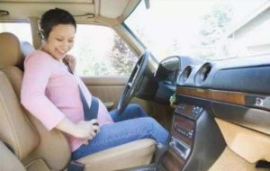 俄罗斯试管婴儿中孕妇开车要避免这些